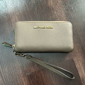 Michael Kors Wristlet
